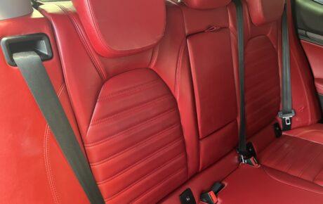 アルファロメオ　ステルヴィオ　2.0ターボQ4ラグジュアリーPKG