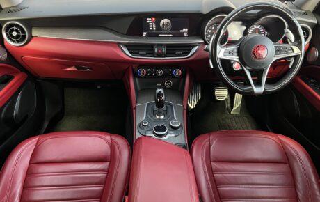 アルファロメオ　ステルヴィオ　2.0ターボQ4ラグジュアリーPKG