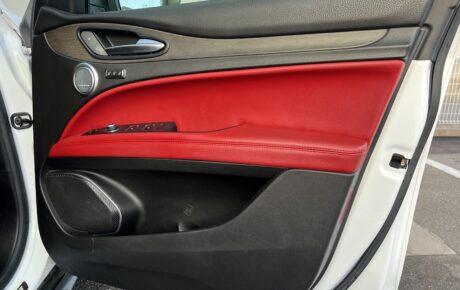 アルファロメオ　ステルヴィオ　2.0ターボQ4ラグジュアリーPKG