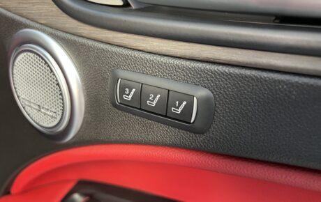 アルファロメオ　ステルヴィオ　2.0ターボQ4ラグジュアリーPKG