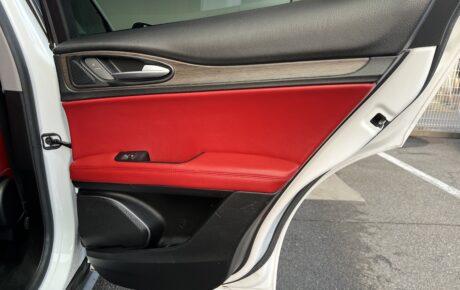 アルファロメオ　ステルヴィオ　2.0ターボQ4ラグジュアリーPKG