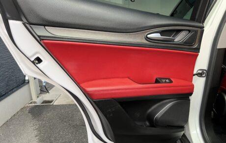 アルファロメオ　ステルヴィオ　2.0ターボQ4ラグジュアリーPKG