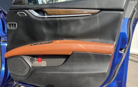 マセラティ  ギブリ　S