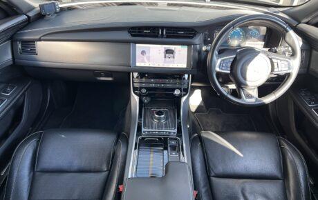 ジャガー　XF　S　3.0L P380