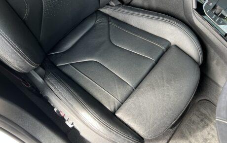 BMW 1シリーズ　M135iｘドライブ