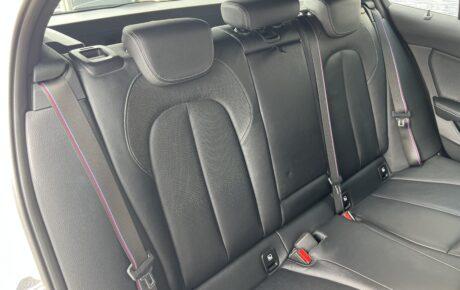 BMW 1シリーズ　M135iｘドライブ