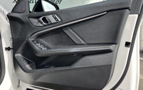 BMW 1シリーズ　M135iｘドライブ