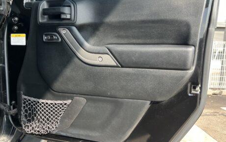 ジープ　ラングラー　アンミリテッドスポーツ