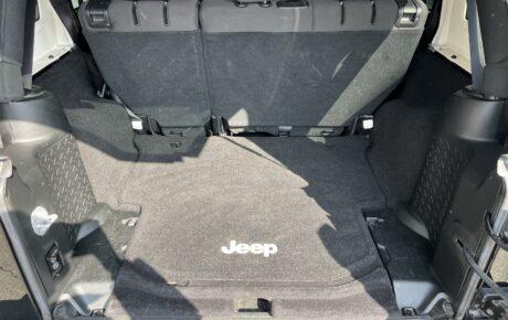 ジープ　ラングラー　アンミリテッドスポーツ