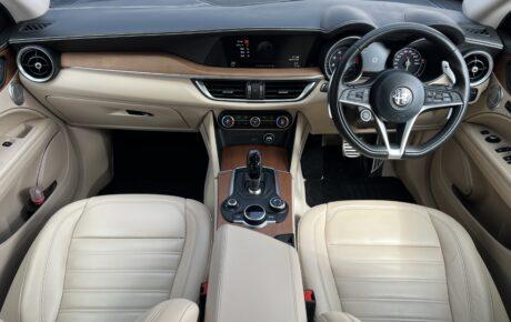 アルファロメオ ステルヴィオ 2.0ターボQ4ラグジュアリーPKG