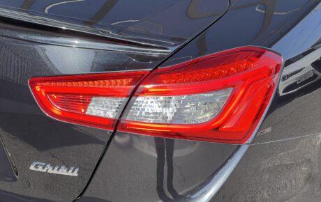 マセラティ  ギブリ　S　スポーツパフォーマンスパッケージ