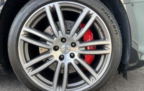 マセラティ  ギブリ　S　スポーツパフォーマンスパッケージ