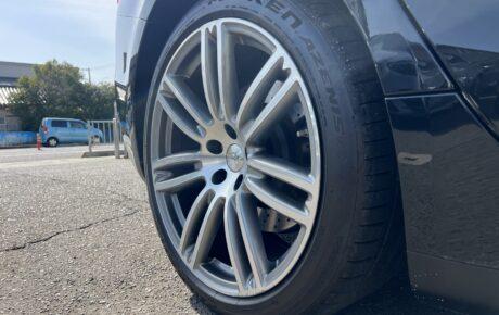 マセラティ  ギブリ　S　スポーツパフォーマンスパッケージ