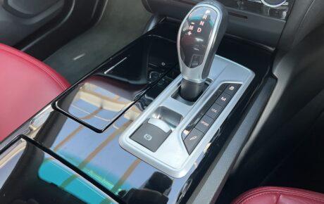 マセラティ  ギブリ　S　スポーツパフォーマンスパッケージ