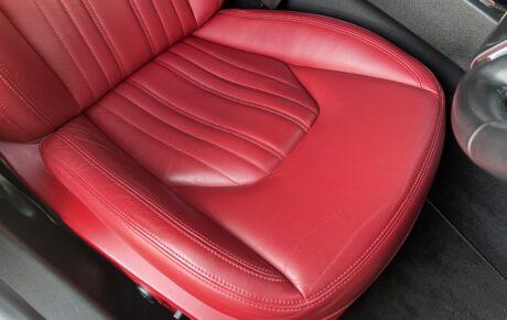 マセラティ  ギブリ　S　スポーツパフォーマンスパッケージ