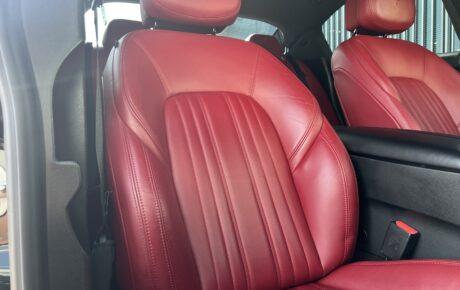 マセラティ  ギブリ　S　スポーツパフォーマンスパッケージ