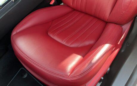 マセラティ  ギブリ　S　スポーツパフォーマンスパッケージ