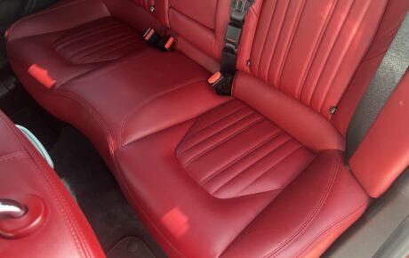 マセラティ  ギブリ　S　スポーツパフォーマンスパッケージ