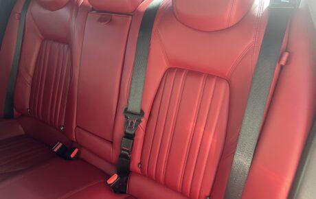 マセラティ  ギブリ　S　スポーツパフォーマンスパッケージ