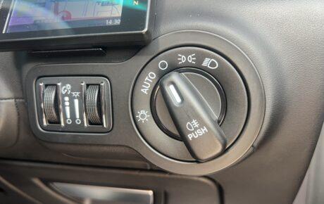 マセラティ  ギブリ　S　スポーツパフォーマンスパッケージ