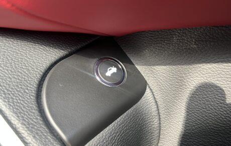 マセラティ  ギブリ　S　スポーツパフォーマンスパッケージ